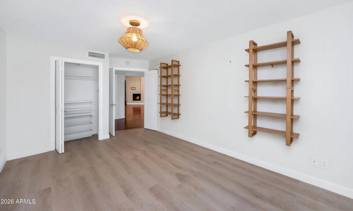 Real Estate Picture 23