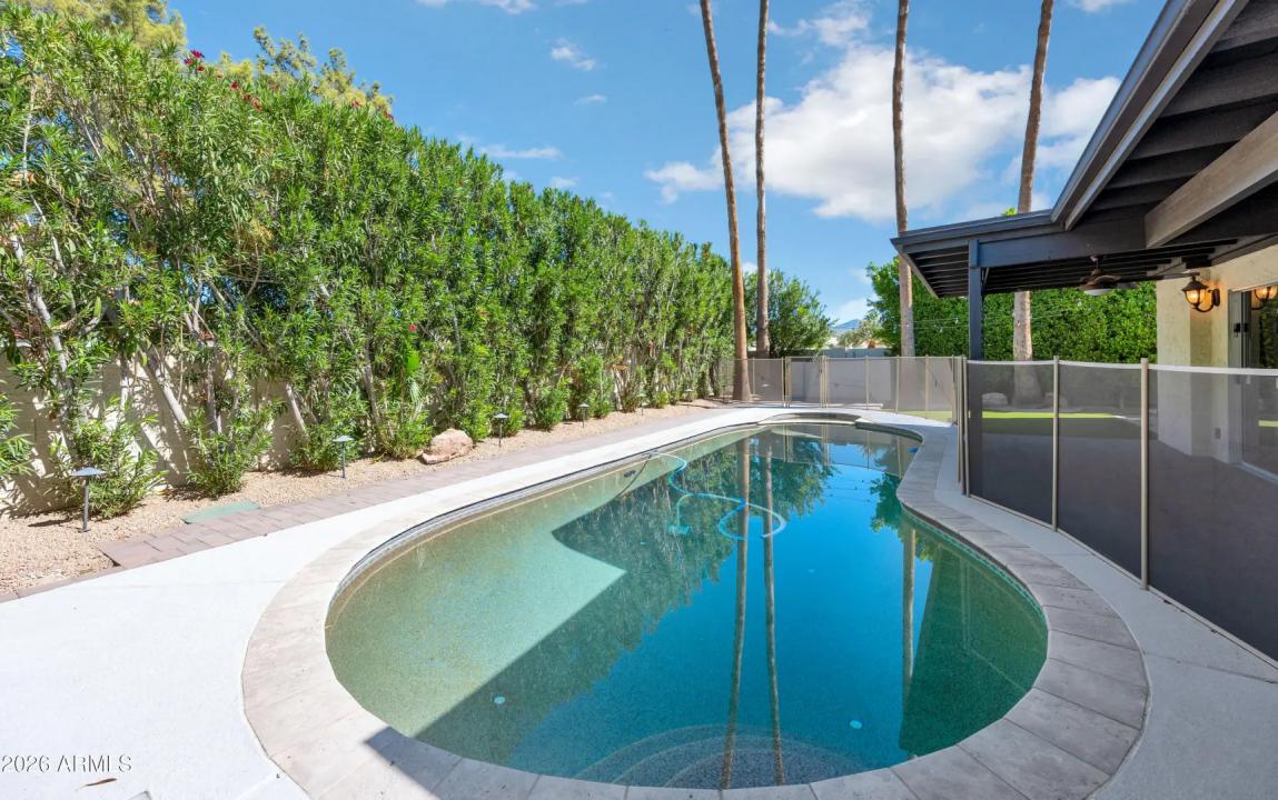 Real Estate Picture 25