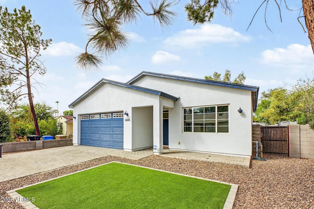 Real Estate Picture 3