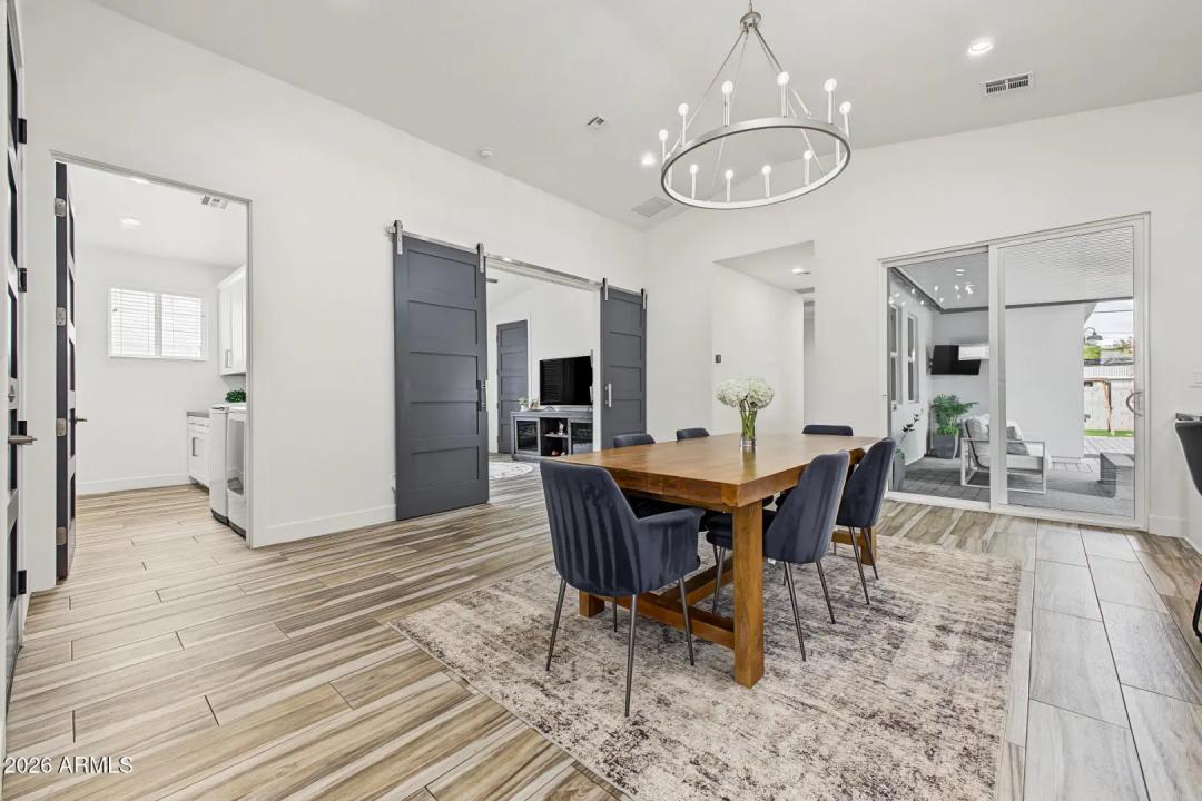 Real Estate Picture 7
