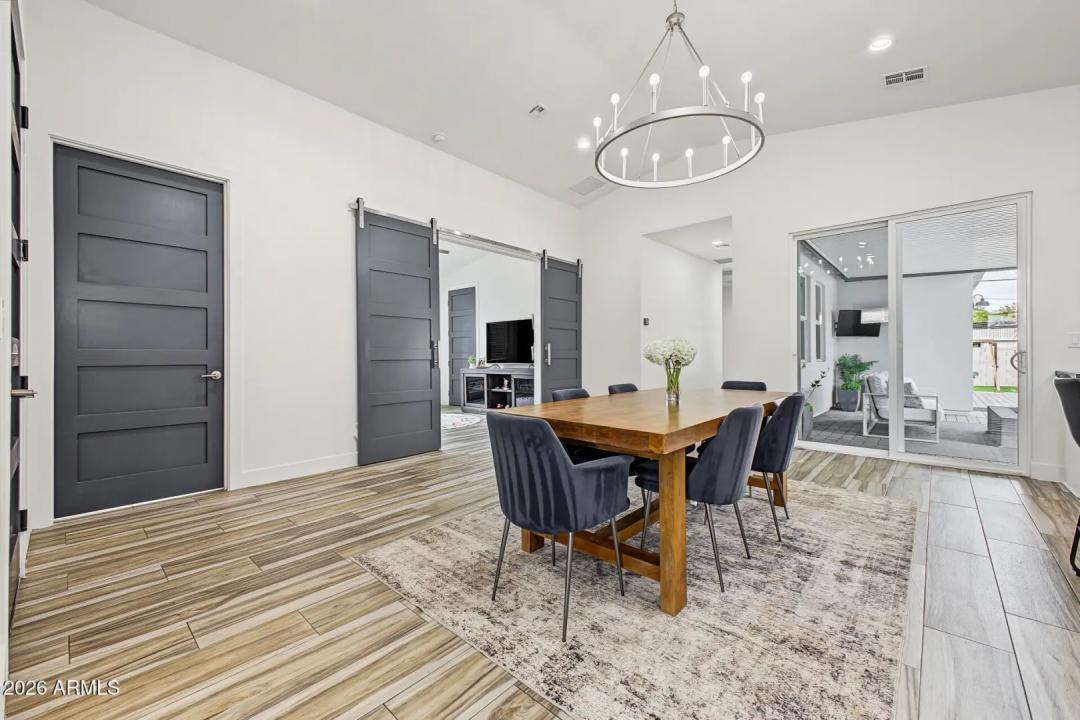Real Estate Picture 8