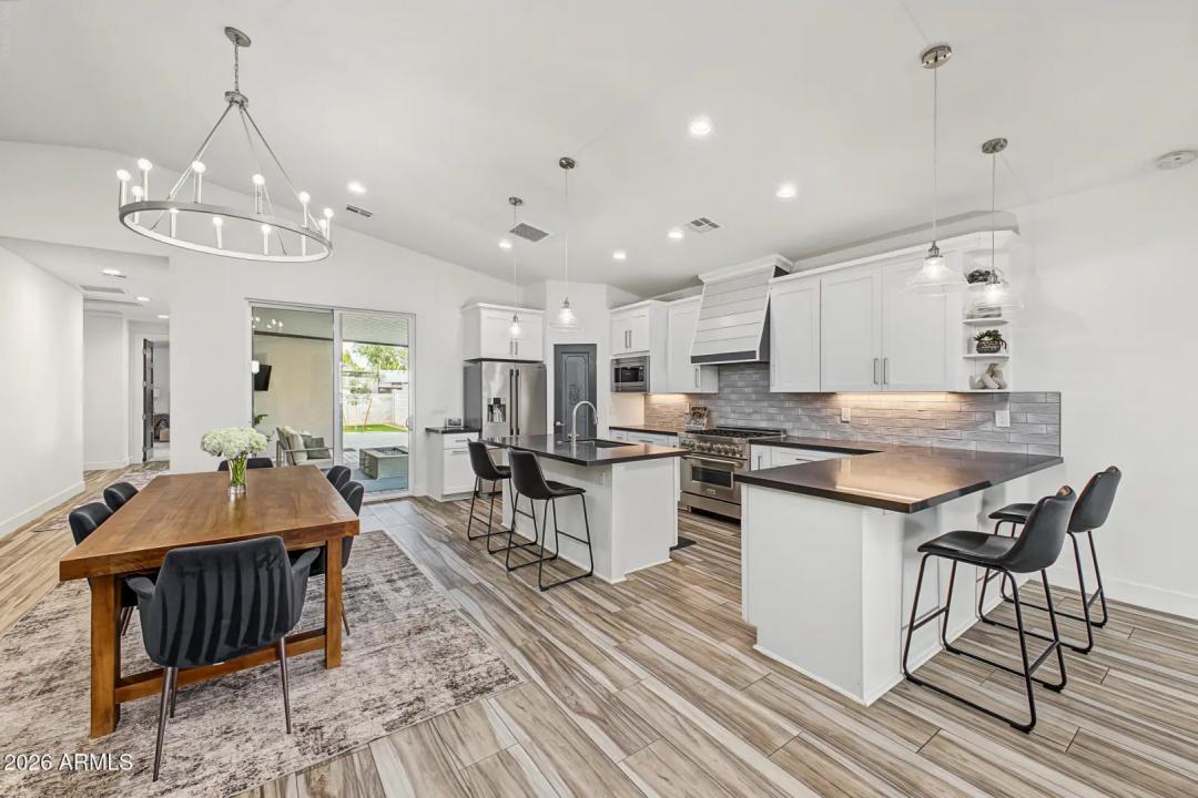 Real Estate Picture 9