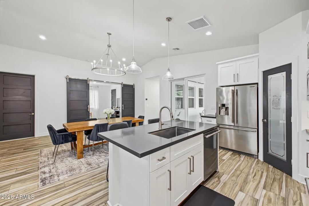 Real Estate Picture 13