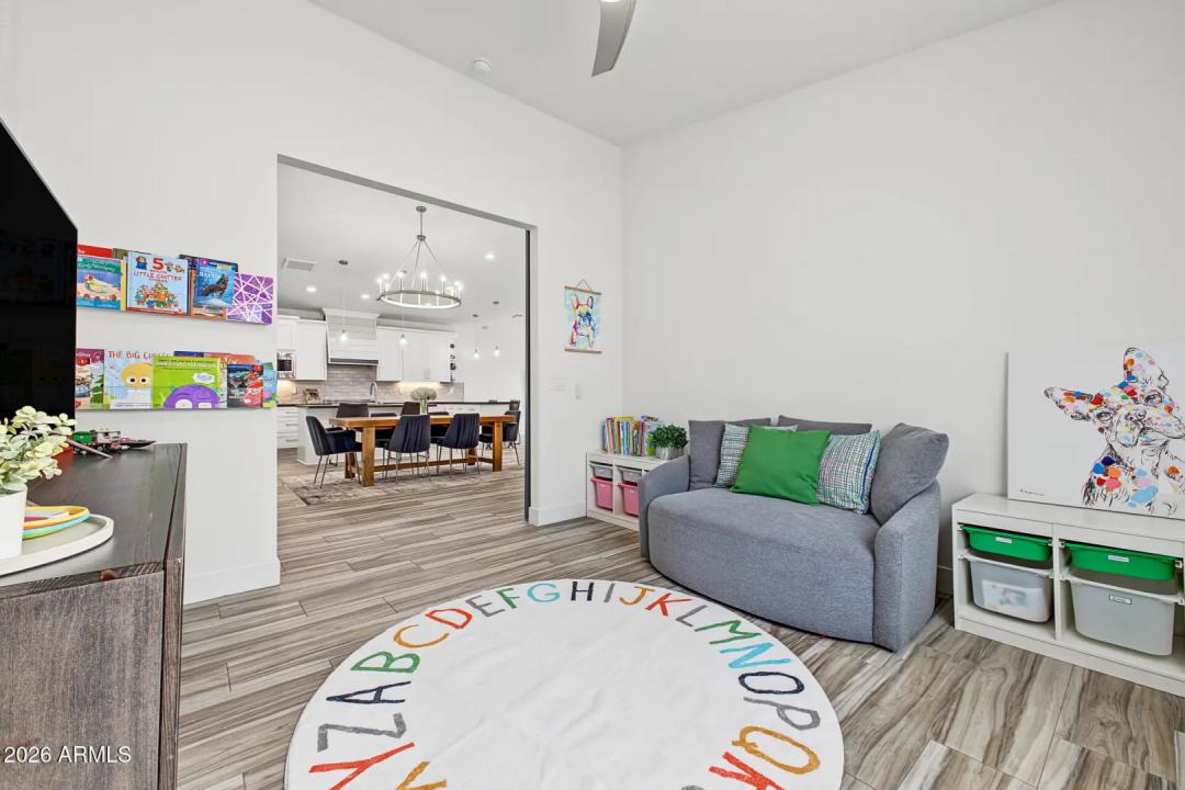 Real Estate Picture 15