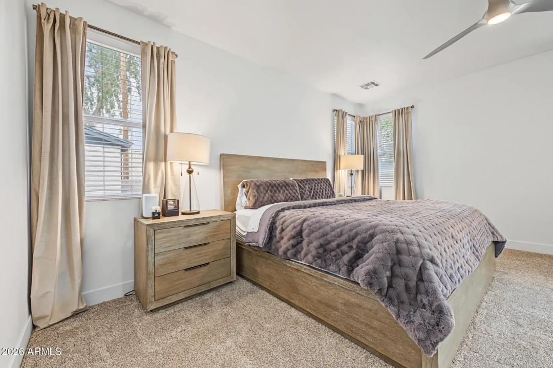 Real Estate Picture 18