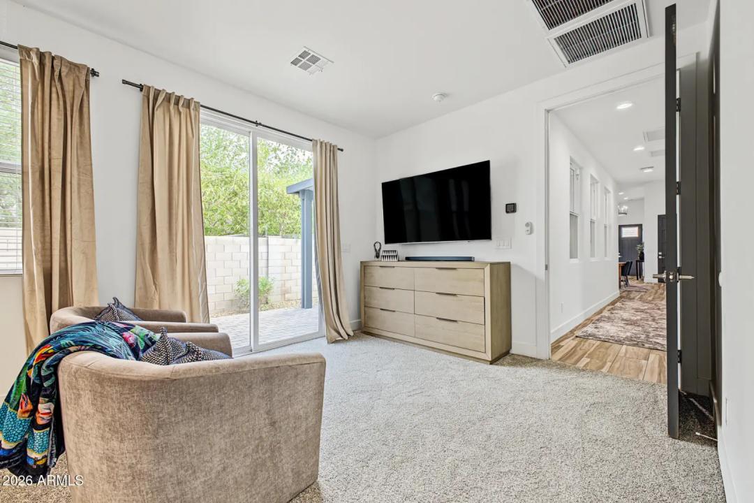 Real Estate Picture 21
