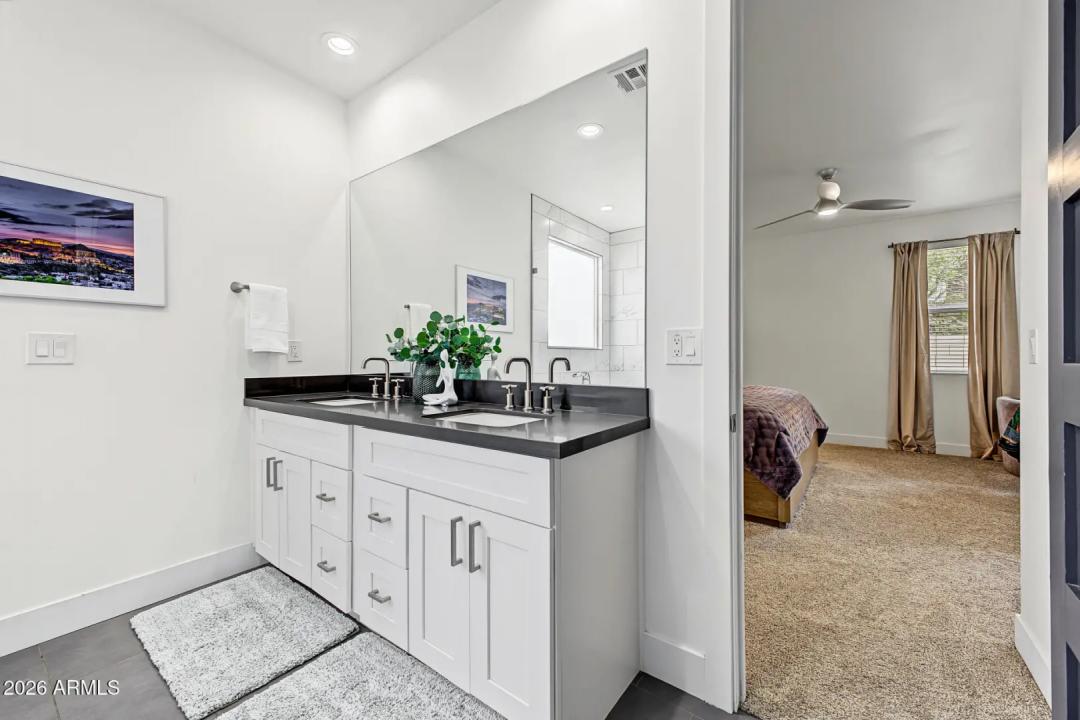 Real Estate Picture 22