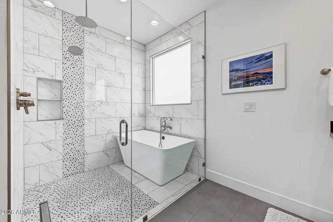 Real Estate Picture 23