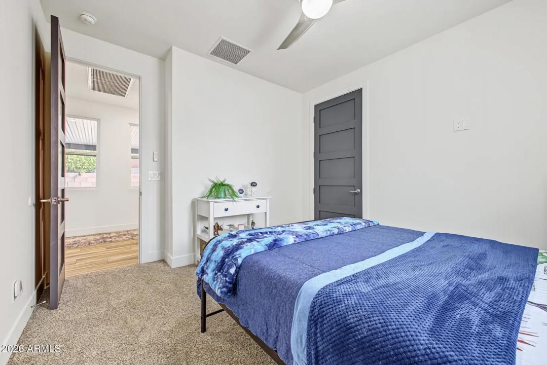 Real Estate Picture 30