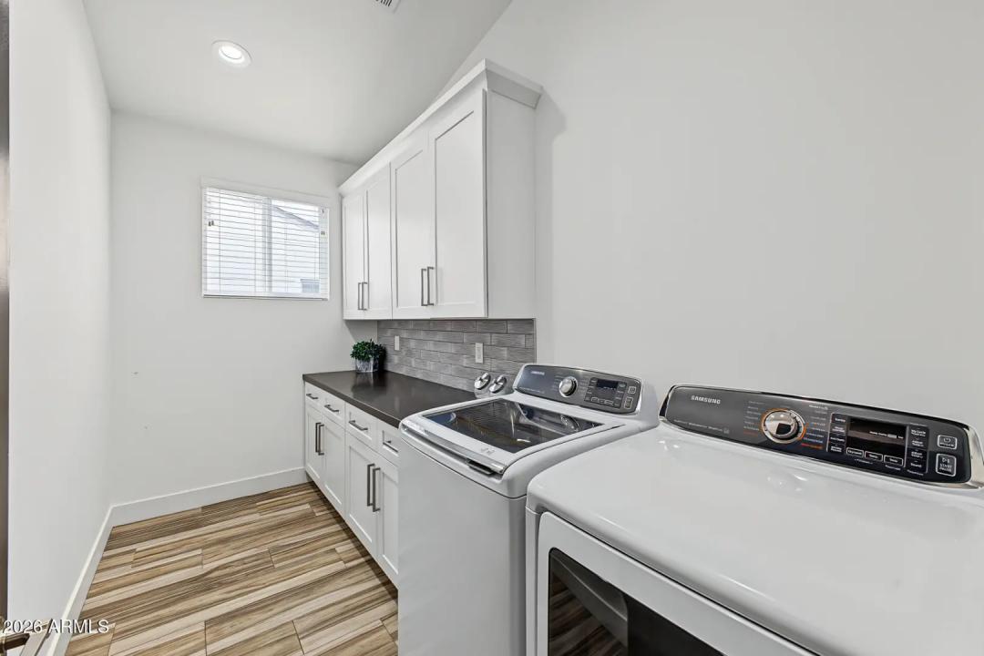 Real Estate Picture 34