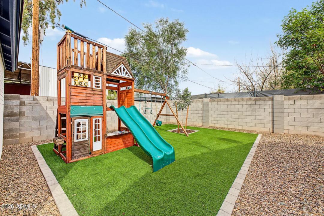 Real Estate Picture 39
