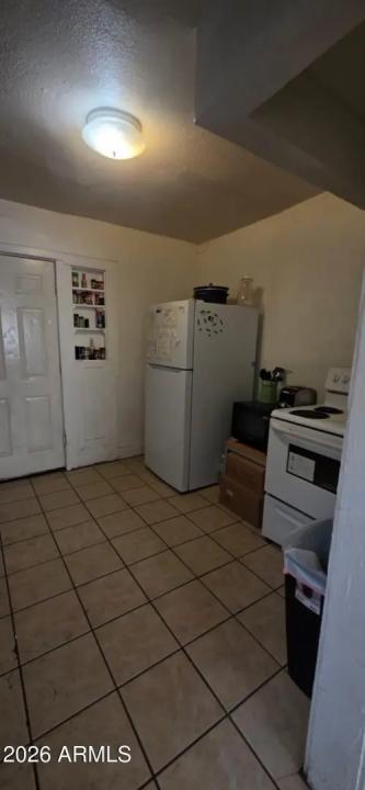 Real Estate Picture 8