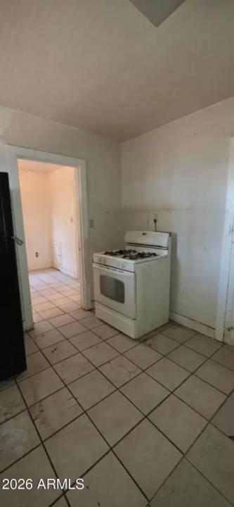 Real Estate Picture 11