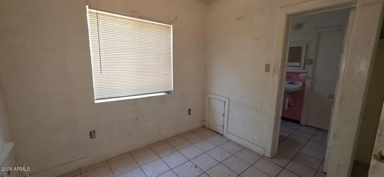 Real Estate Picture 22