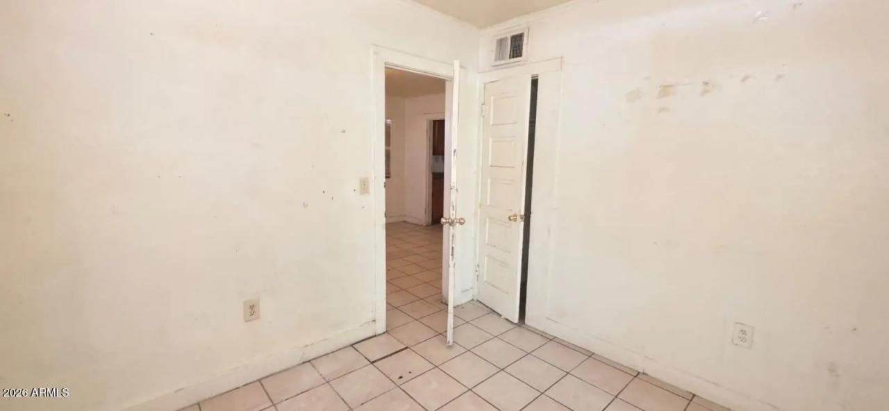 Real Estate Picture 24
