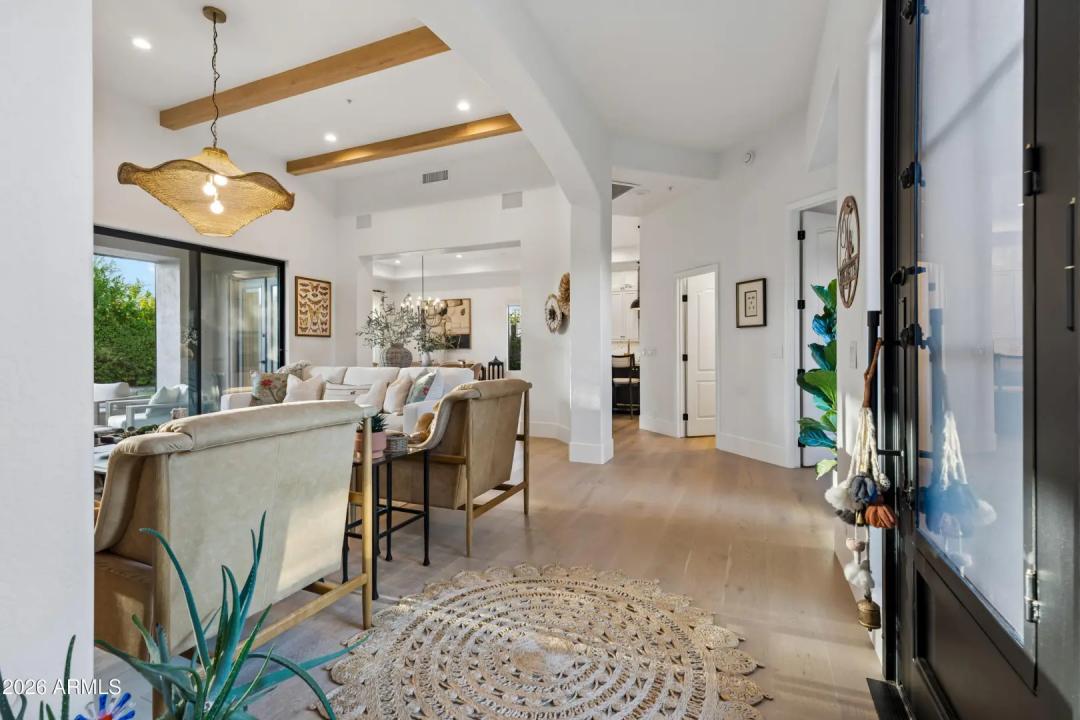 Real Estate Picture 4