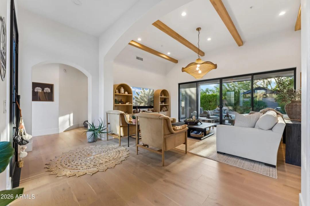 Real Estate Picture 9