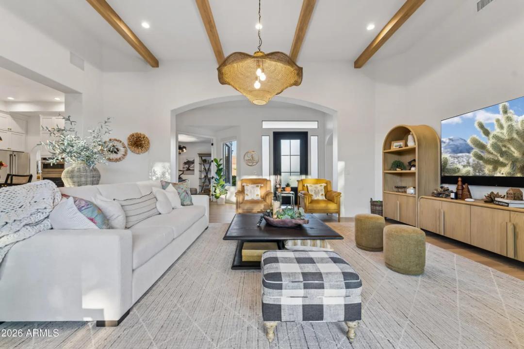 Real Estate Picture 11
