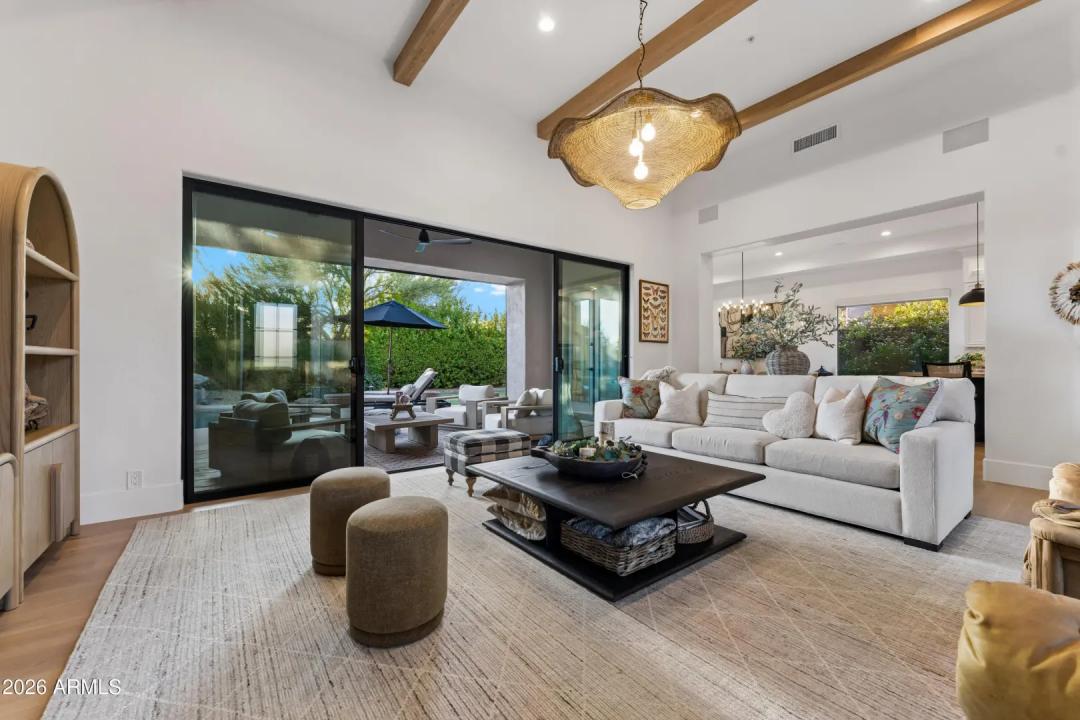Real Estate Picture 14