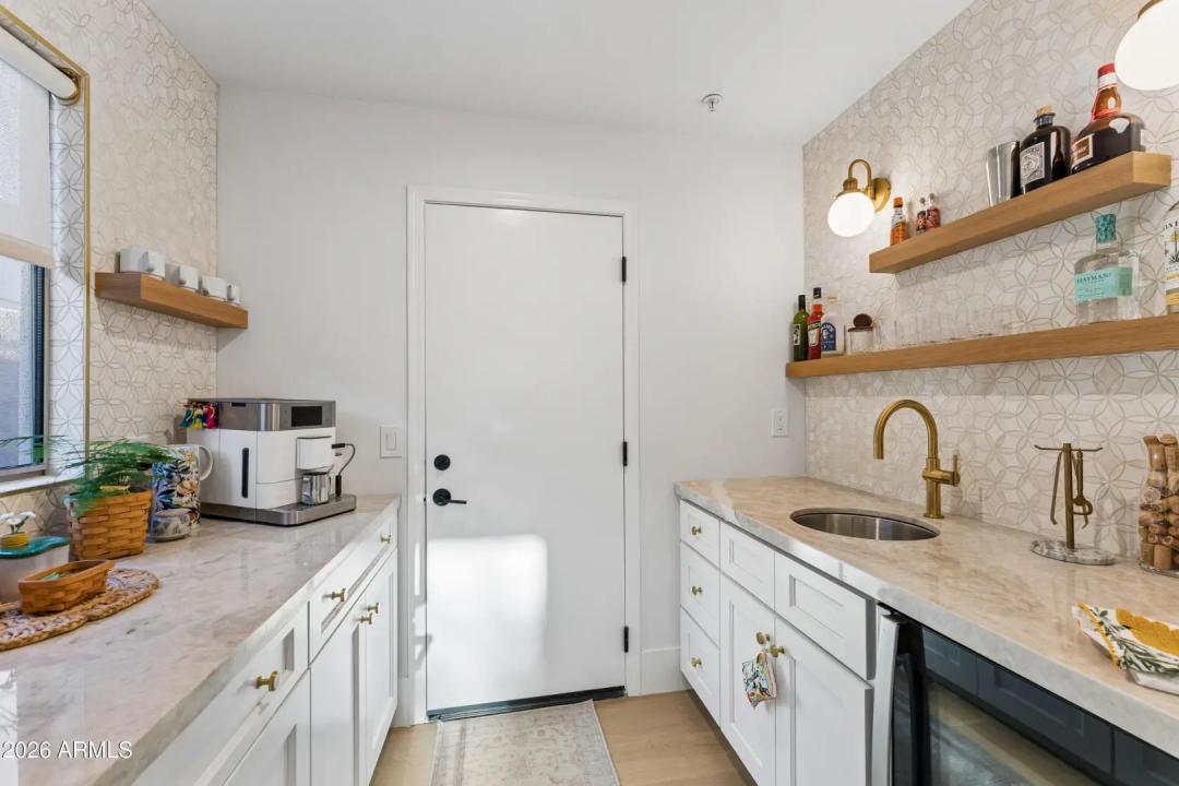 Real Estate Picture 22