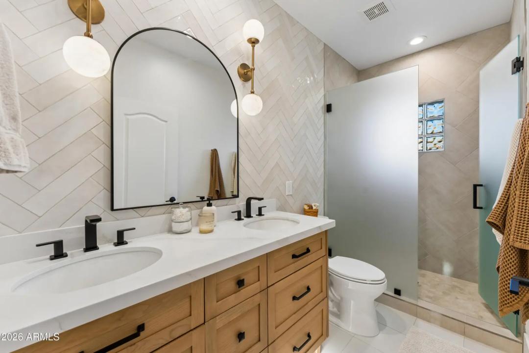 Real Estate Picture 33