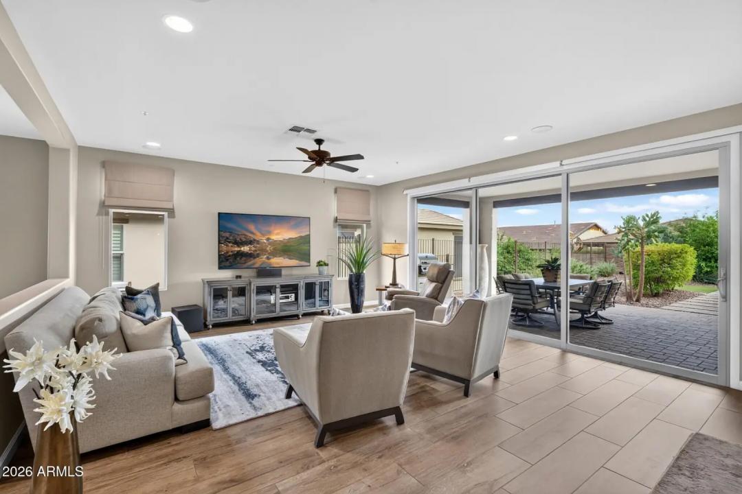 Real Estate Picture 5