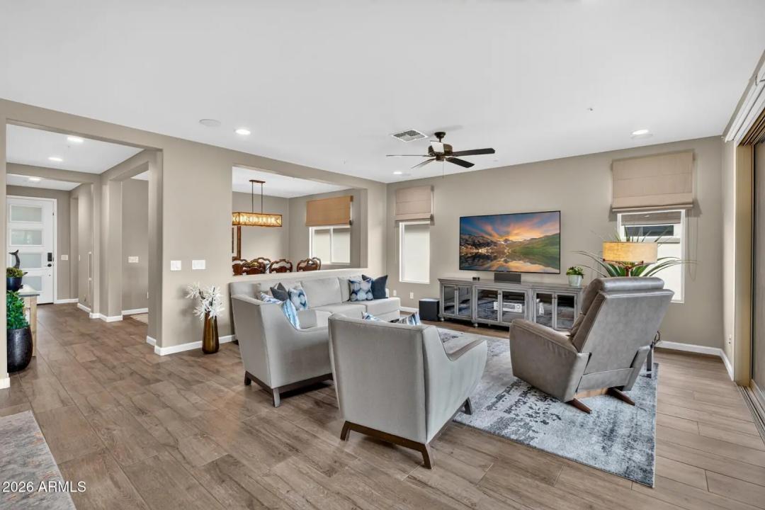 Real Estate Picture 3