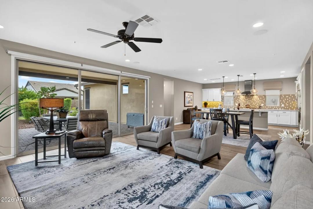 Real Estate Picture 6
