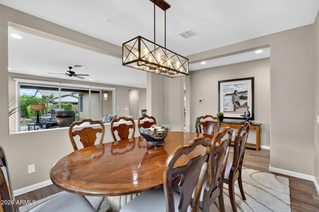 Real Estate Picture 4