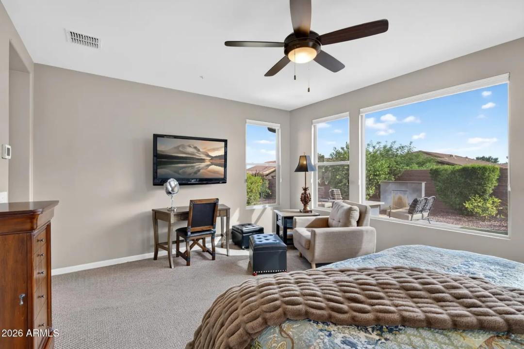 Real Estate Picture 14