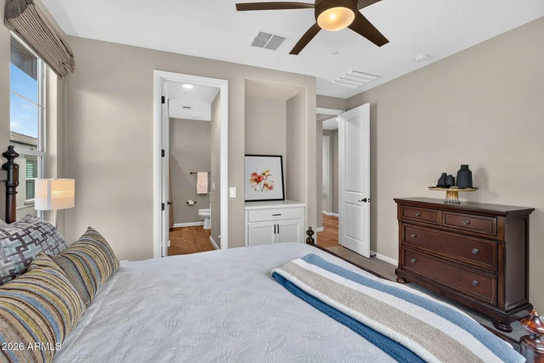 Real Estate Picture 18