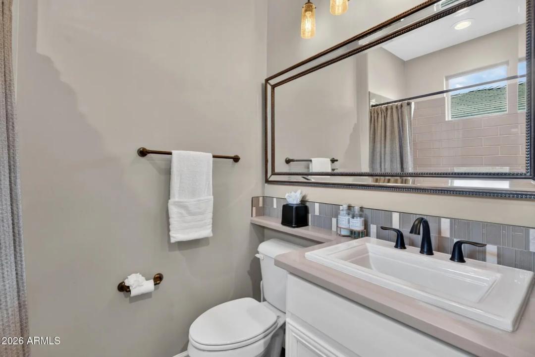 Real Estate Picture 19