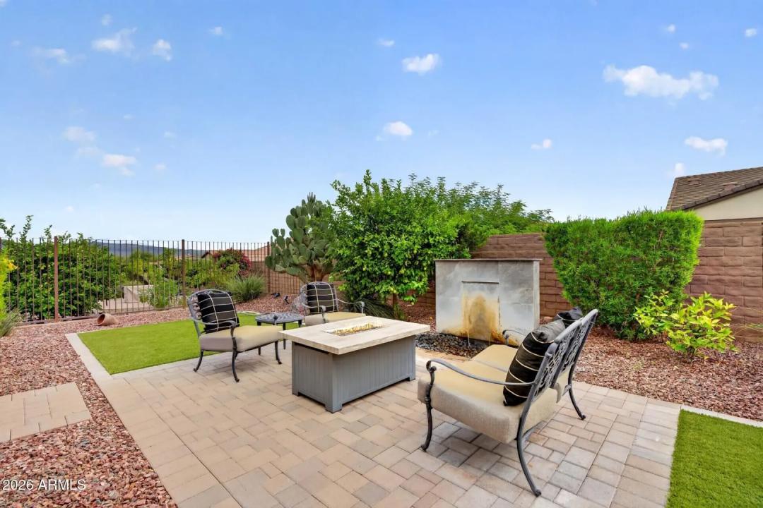 Real Estate Picture 23