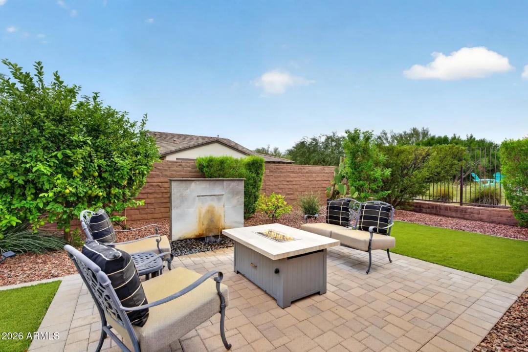 Real Estate Picture 25