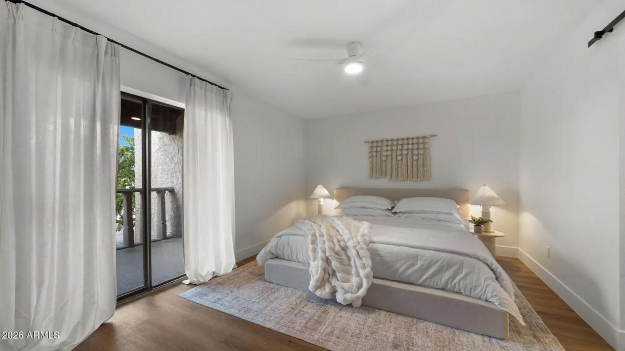 Real Estate Picture 12