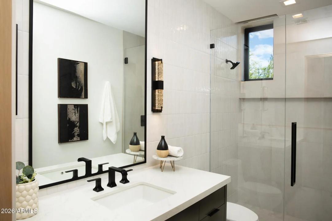 Real Estate Picture 20