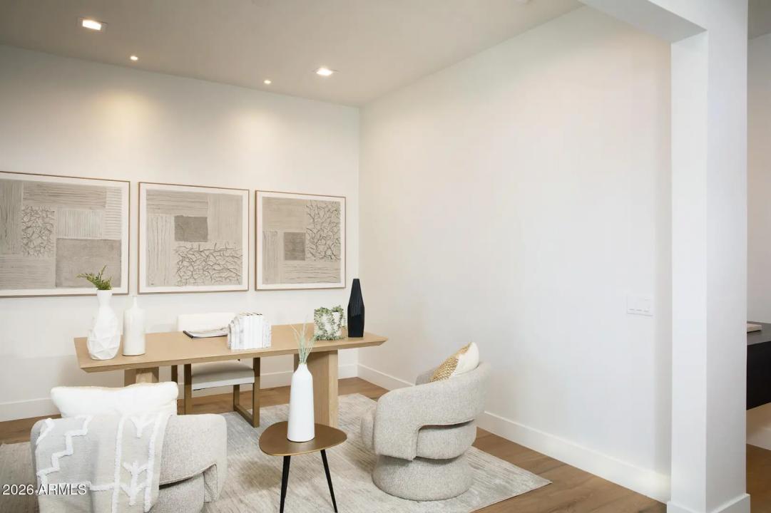 Real Estate Picture 18