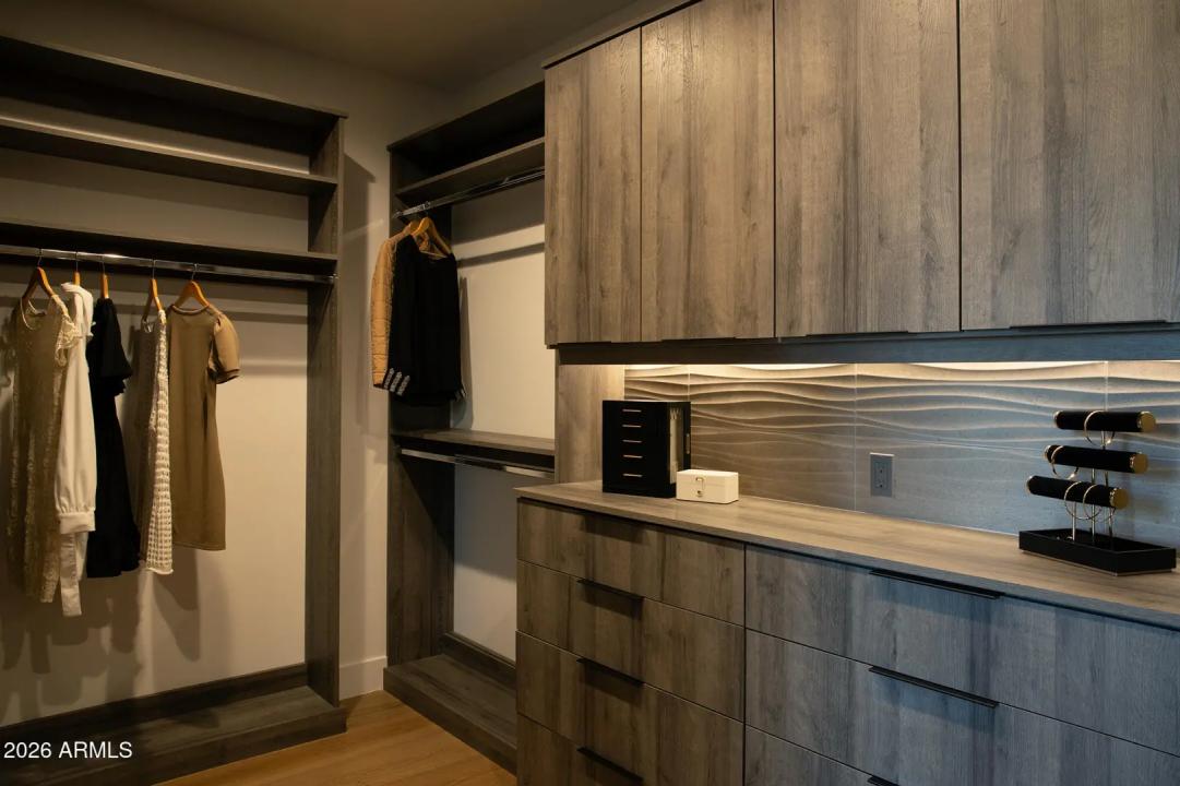Real Estate Picture 15