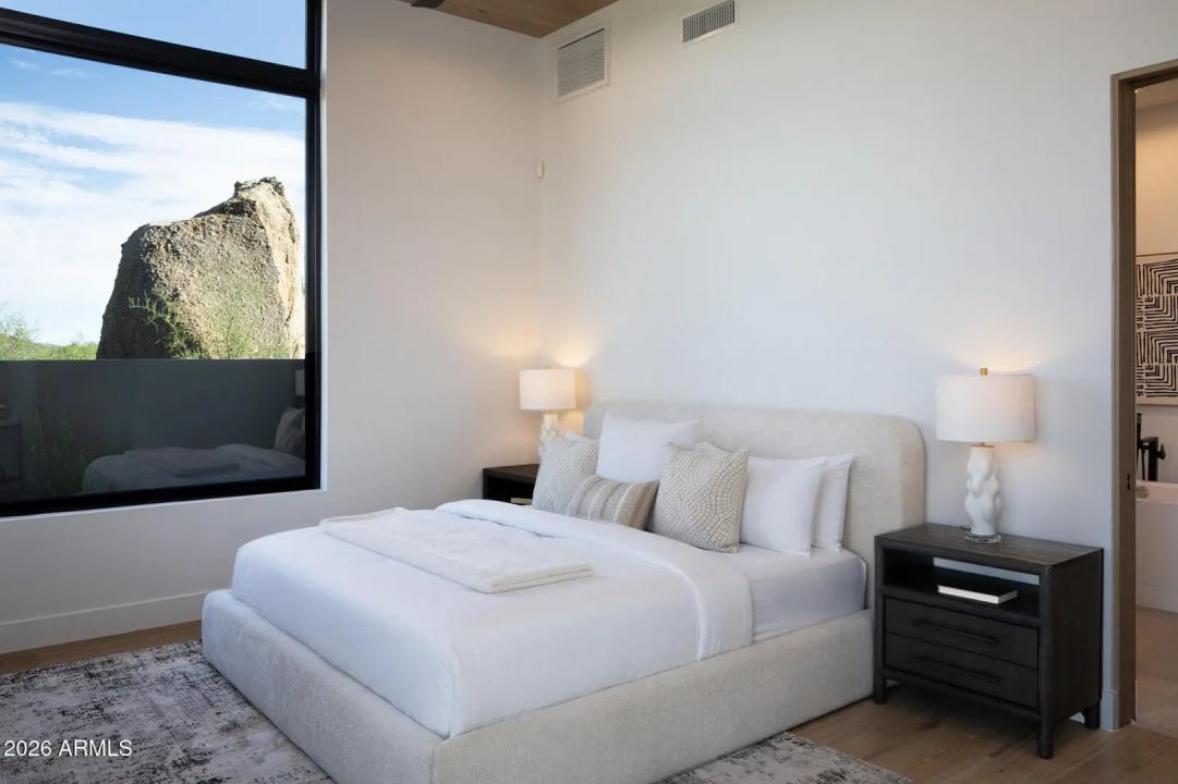 Real Estate Picture 13