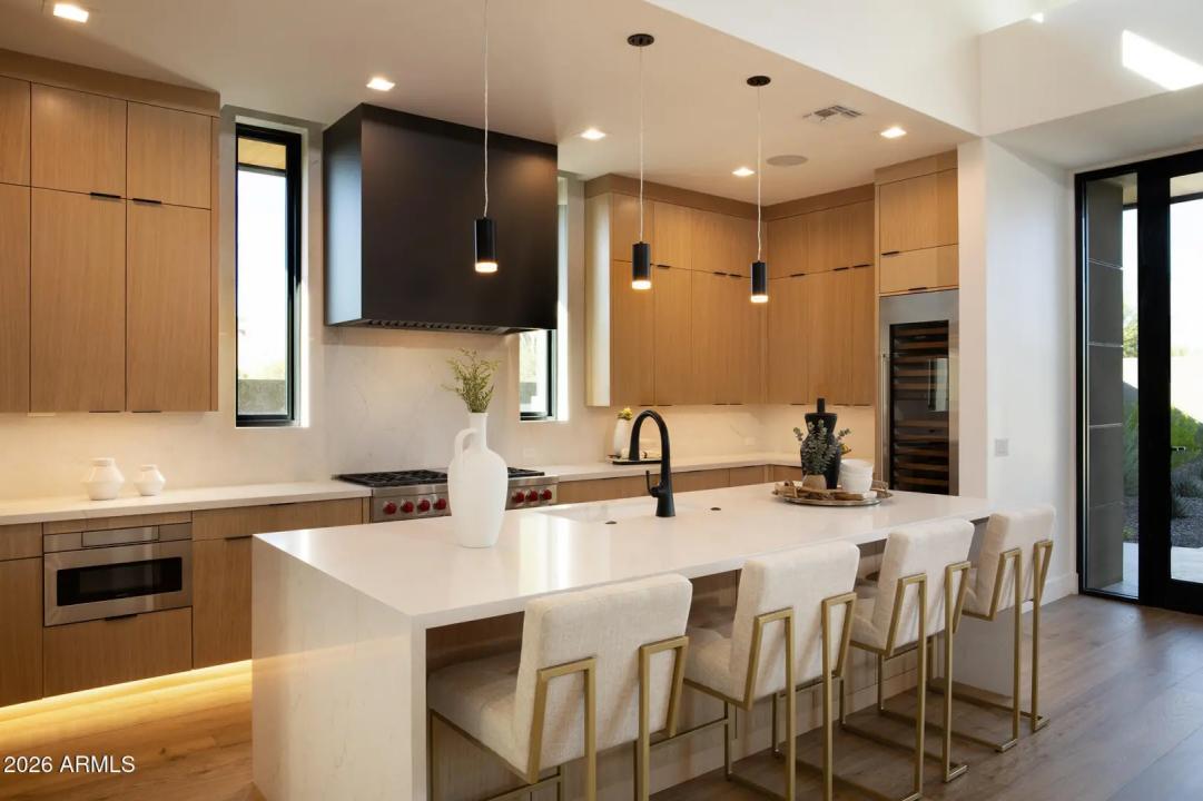 Real Estate Picture 10