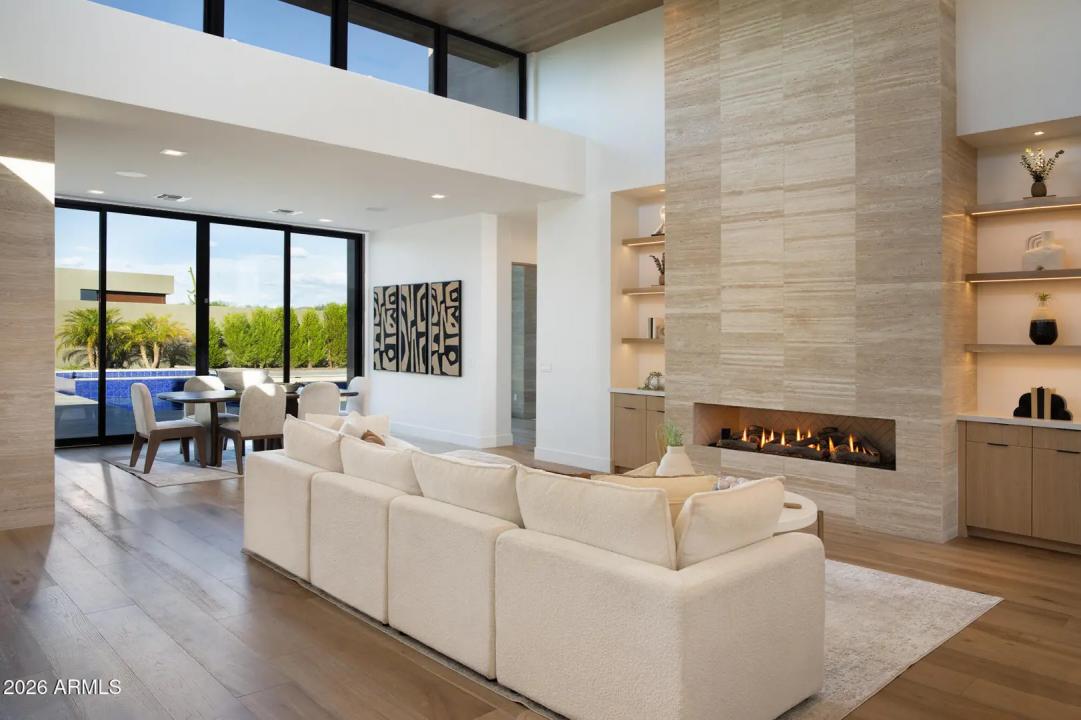 Real Estate Picture 7