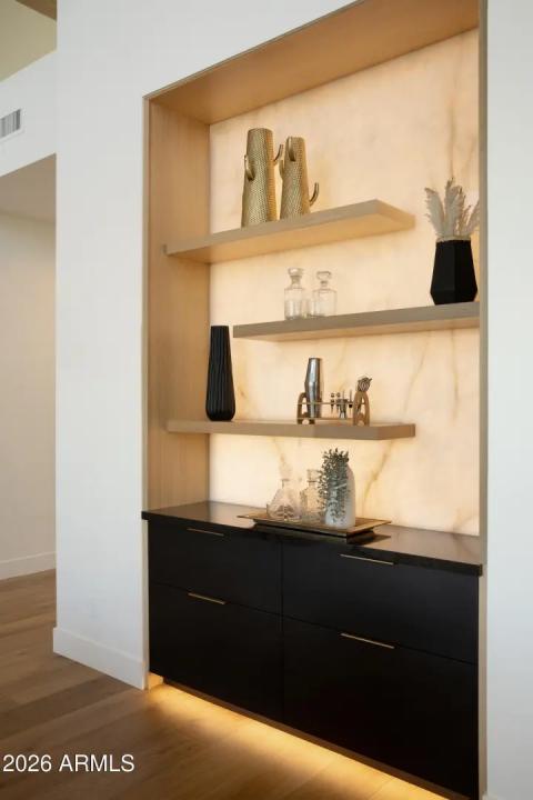 Real Estate Picture 5