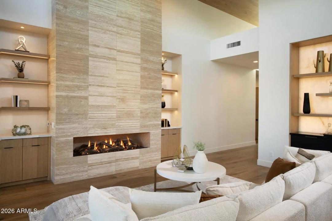 Real Estate Picture 6
