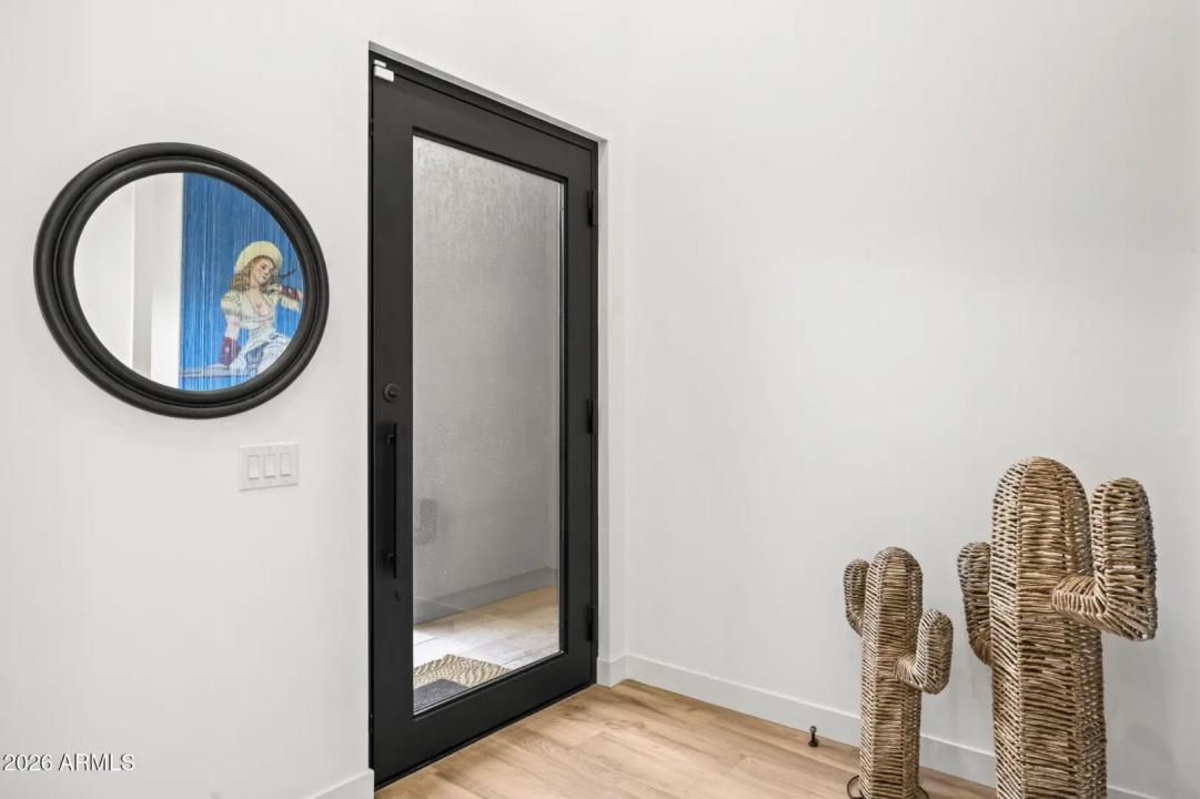 Real Estate Picture 5
