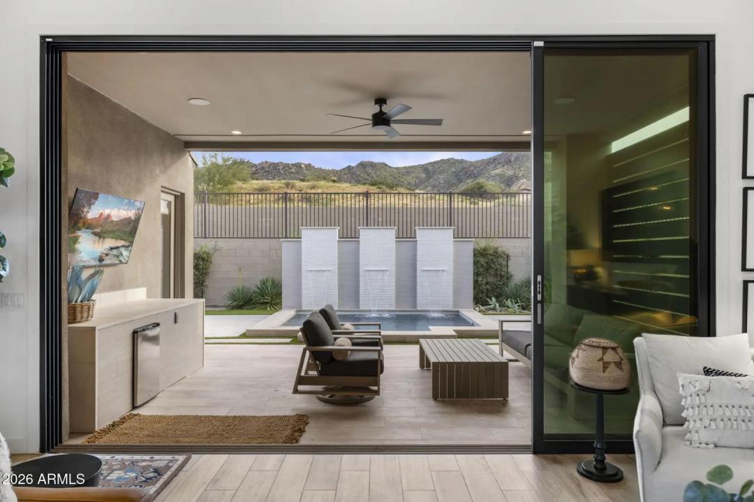 Real Estate Picture 8