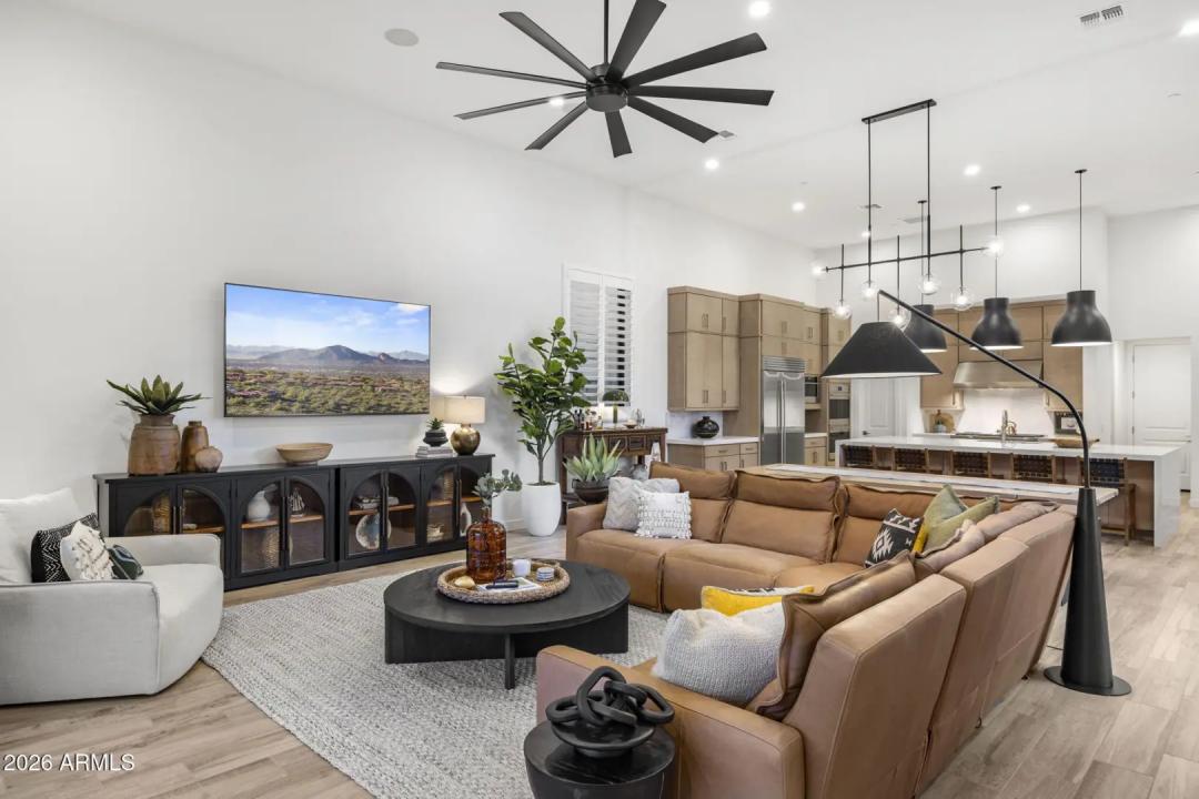 Real Estate Picture 9