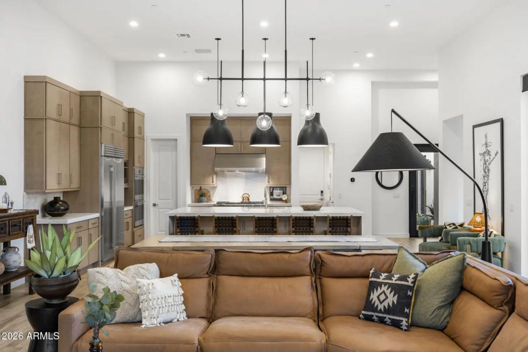 Real Estate Picture 13