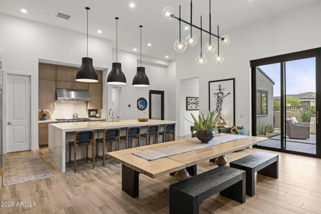 Real Estate Picture 14
