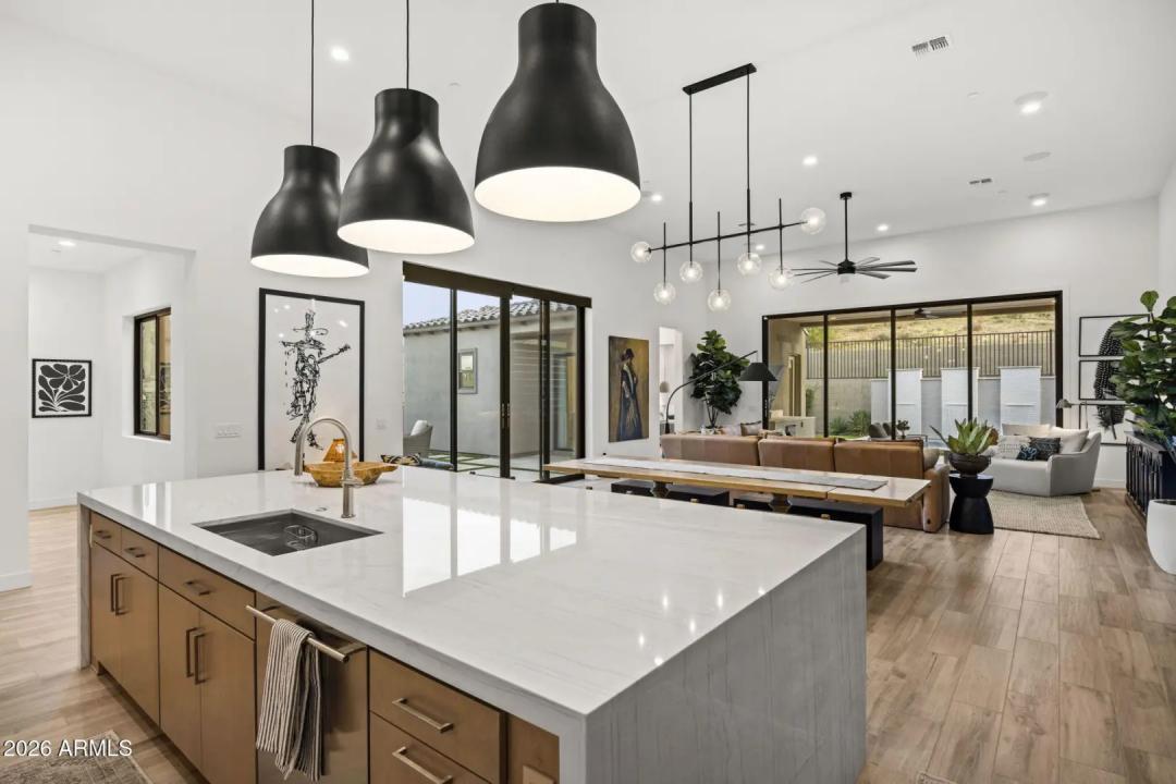 Real Estate Picture 15