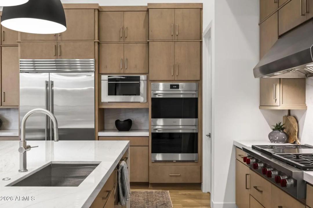 Real Estate Picture 18